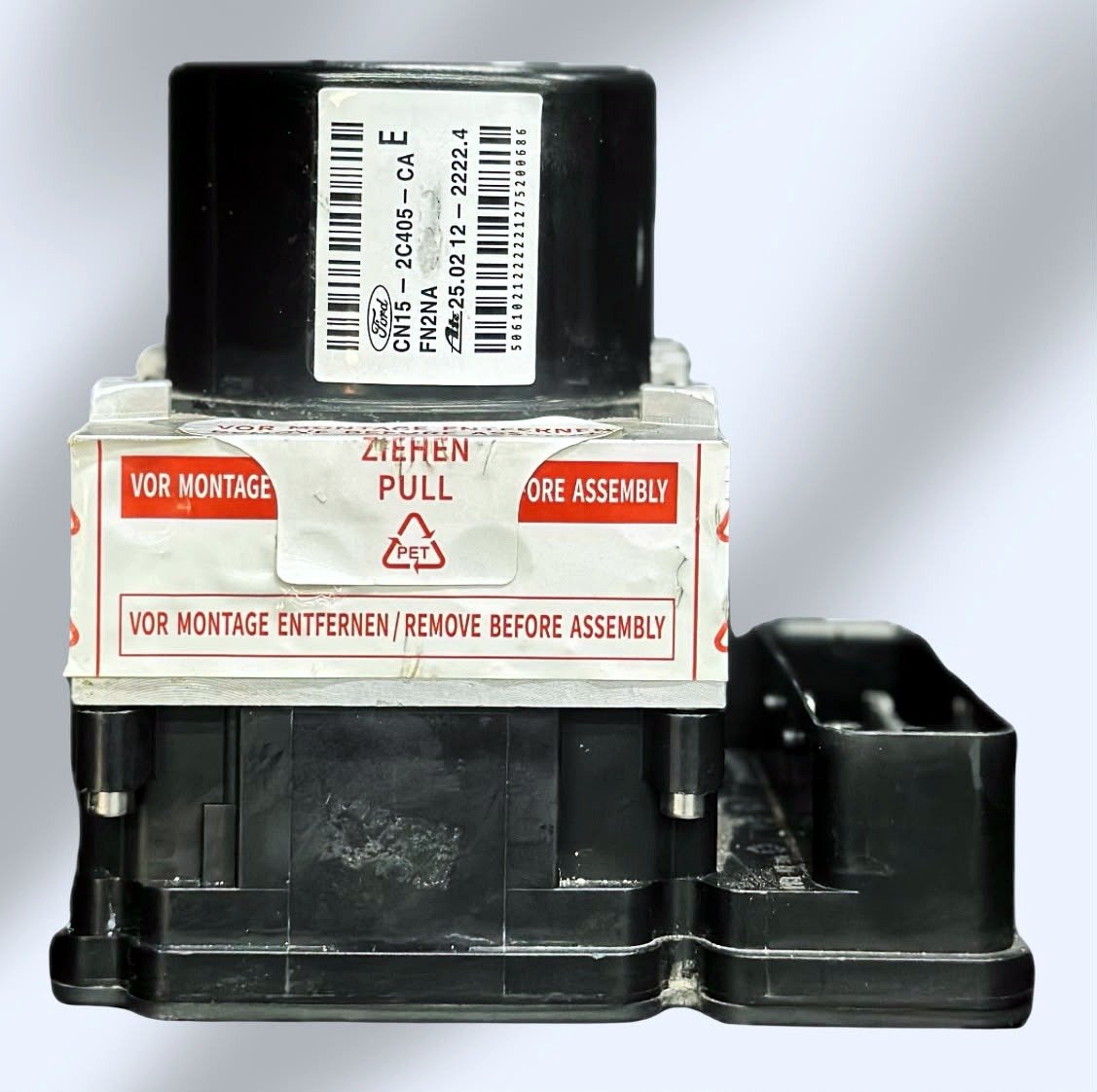 Módulo ABS con ESC Ford EcoSport 2013-2017 referencia CN15-2C405-CA nuevo, vista general con la etiqueta Ford